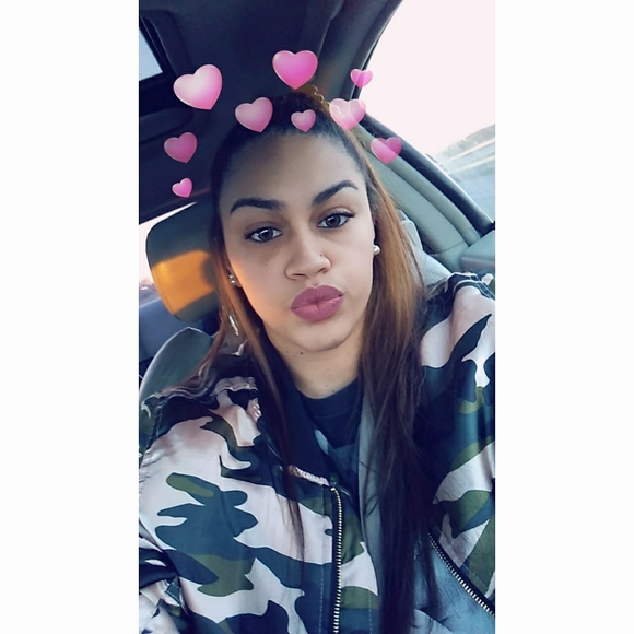 Meet your Posher, Karla - Picture 1 of 1